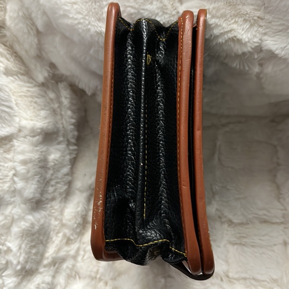 Dooney and Bourke AWL Vintage Dooney. - Picture 5 of 7